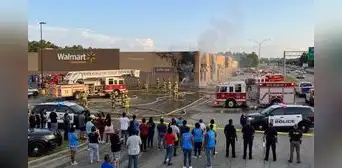 Horror en Walmart | Autoridades de EE.UU. obligan evacuar a clientes por incendio en un congelador: ¿Hubo algún herido? Horror en Walmart | Autoridades de EE.UU. obligan evacuar a clientes por incendio en un congelador: ¿Hubo algún herido?