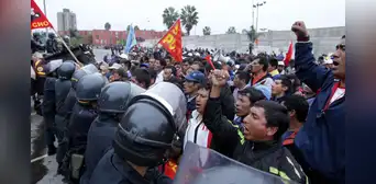 SUTEP advierte a Elmer Cuba: “Nos sentimos burlados” y prepara acciones de fuerza si no hay diálogo SUTEP advierte a Elmer Cuba: “Nos sentimos burlados” y prepara acciones de fuerza si no hay diálogo