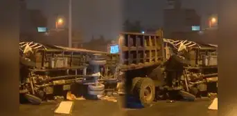 Dos muertos y un herido deja brutal choque de furgón contra volquete en Jicamarca Dos muertos y un herido deja brutal choque de furgón contra volquete en Jicamarca