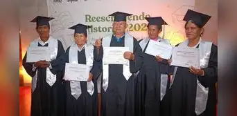 De la alfabetización a la educación básica: 80 jóvenes y adultos celebraron su graduación recorriendo Lima