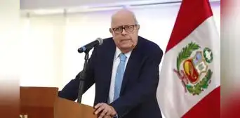 Julio Velarde, titular del BCRP, cuestiona un nuevo retiro de la AFP: ''Lo estamos destruyendo'' Julio Velarde, titular del BCRP, cuestiona un nuevo retiro de la AFP: ''Lo estamos destruyendo''