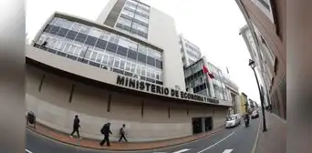 Déficit fiscal en Perú llega a 1% del PBI a agosto, según el BCRP Déficit fiscal en Perú llega a 1% del PBI a agosto, según el BCRP