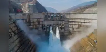 La curiosa solución de China para construir una presa de 315 metros en una montaña donde las temperaturas bajan a -20 °C La curiosa solución de China para construir una presa de 315 metros en una montaña donde las temperaturas bajan a -20 °C