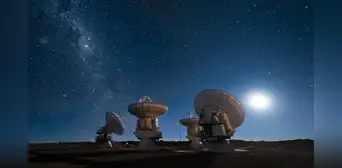 Astrónomos detectan por primera vez misteriosas señales de radio que provienen de un planeta lejano fuera del sistema solar