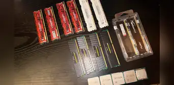Un trabajador afortunado encuentra varios módulos de memoria RAM DDR4 de 32GB en el contenedor de basura de su trabajo; su jefe le dice: “Puedes quedártelos” Un trabajador afortunado encuentra varios módulos de memoria RAM DDR4 de 32GB en el contenedor de basura de su trabajo; su jefe le dice: “Puedes quedártelos”