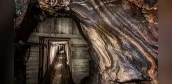 Arqueólogos exploran una antigua mina de sal y descubren 305 metros de túneles que fueron excavados hace 7.300 años bajo una montaña