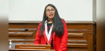 Ruth Luque denuncia amenazas tras exigir protección para comuneros de Vilcabamba: "No aceptaré presiones" Ruth Luque denuncia amenazas tras exigir protección para comuneros de Vilcabamba: "No aceptaré presiones"