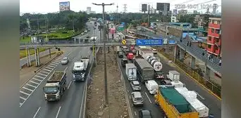 Tráfico en Vía Evitamiento: accidente cerca al Pentagonito genera fuerte congestión vehicular Tráfico en Vía Evitamiento: accidente cerca al Pentagonito genera fuerte congestión vehicular