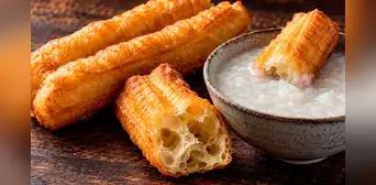 Parece un churro, pero es salado y se come con arroz: así es el "gemelo" del dulce popular en Perú que se desayuna en China desde el siglo XII Parece un churro, pero es salado y se come con arroz: así es el "gemelo" del dulce popular en Perú que se desayuna en China desde el siglo XII