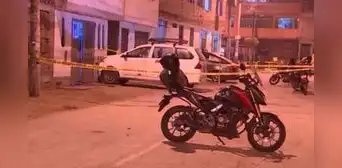 Sicarios matan a joven mujer frente a su hija en la puerta de su casa en Santa Anita