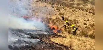 Incendio forestal arrasa más de 1.000 hectáreas y amenaza el Bosque de Piedras de Huayllay en Pasco