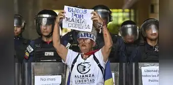 María Corina Machado exige levantar su inhabilitación tras revelarse presiones a una exmagistrada en Venezuela María Corina Machado exige levantar su inhabilitación tras revelarse presiones a una exmagistrada en Venezuela