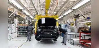 China quiere prohibir las manijas ocultas de los coches y las pantallas plegables: las nuevas normas que buscan evitar riesgos de seguridad