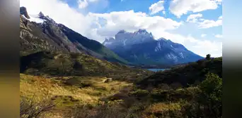 En 1902, los habitantes de un valle se reunieron en una escuela de barro y tomaron una decisión que marcó la frontera de dos países de América Latina En 1902, los habitantes de un valle se reunieron en una escuela de barro y tomaron una decisión que marcó la frontera de dos países de América Latina