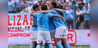 Sporting Cristal se mantiene como líder del Torneo Clausura: venció 4-2 a Comerciantes Unidos en el estadio Alberto Gallardo por la Liga 1 2026 Sporting Cristal se mantiene como líder del Torneo Clausura: venció 4-2 a Comerciantes Unidos en el estadio Alberto Gallardo por la Liga 1 2026