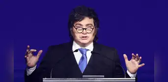 Gobierno de Milei impulsa plan de retiro voluntario para empleados públicos entre acusaciones de "despido extorsivo" Gobierno de Milei impulsa plan de retiro voluntario para empleados públicos entre acusaciones de "despido extorsivo"