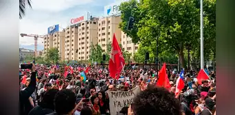 Gobierno de Chile revela la detención de 110 personas tras protestas por aniversario del estallido social de 2019