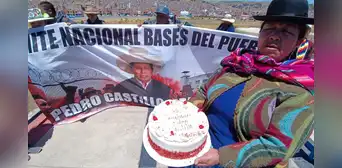 En Puno celebran el cumpleaños 57 de Pedro Castillo a orillas del Titicaca En Puno celebran el cumpleaños 57 de Pedro Castillo a orillas del Titicaca