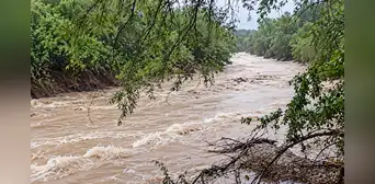 Lluvias en el norte por El Niño: tres quebradas se activan y dejan vías afectadas en Tumbes Lluvias en el norte por El Niño: tres quebradas se activan y dejan vías afectadas en Tumbes