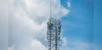 Demandaron a una empresa de telefonía por una antena instalada a 25 metros de su casa y, después de 26 años, recibirán millonaria indemnización