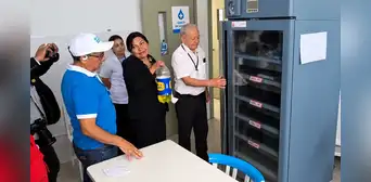 Encuentran gaseosa de tres litros en refrigeradora para muestras de sangre de hospital de EsSalud en Moquegua Encuentran gaseosa de tres litros en refrigeradora para muestras de sangre de hospital de EsSalud en Moquegua