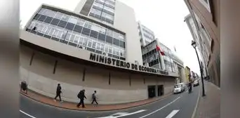 MEF eleva a 2,4% la meta de déficit fiscal para 2027 y aplaza ajuste hasta 2031