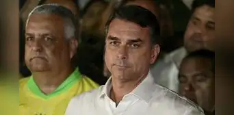 Policía de Brasil investiga posible fuga del excandidato presidencial Flávio Bolsonaro hacia Argentina