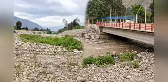 Puente Huampaní costó S/19 millones y podría colapsar por desborde del río Rímac a un año de inaugurado en Chaclacayo