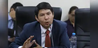 Congresista fujimorista Eduardo Castillo viajó a España en su semana de representación y en plena emergencia por lluvias