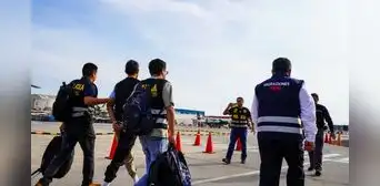 Migraciones: detienen a funcionarios, exfuncionarios y policías por presunta red de tráfico Migraciones: detienen a funcionarios, exfuncionarios y policías por presunta red de tráfico