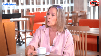 Mónica Zevallos empezó en la TV como narradora de noticias en ‘Esta mañana’ (1989). Foto: captura YouTube