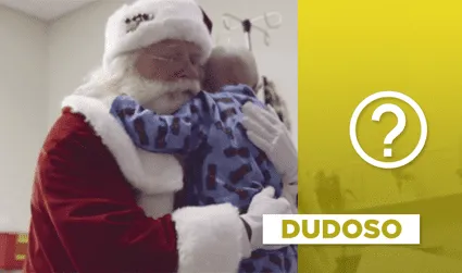 Historia viral de niño que muere en brazos de Santa Claus es dudosa [VIDEO]
