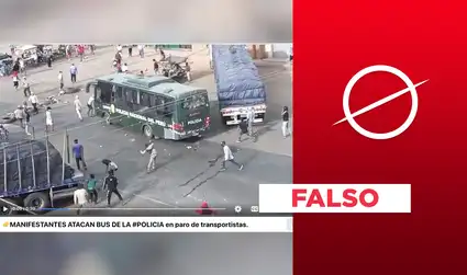 No, un bus de la Policía no fue atacado durante el paro de transportistas
