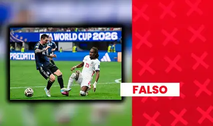 Es falsa la imagen de un supuesto pisotón de Lionel Messi antes del segundo gol de Argentina ante Inglaterra: la fotografía fue manipulada para simular una falta