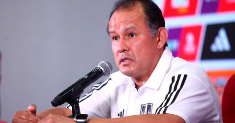 Juan Reynoso dirigirá sus primeras eliminatorias con la selección peruana. Foto: FPF   