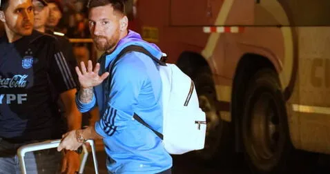 Lionel Messi desató una locura a su llegada a Lima. Foto: Olé   