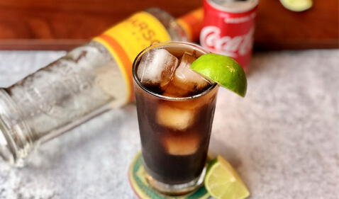 Piscola: ¿de qué está hecho este cóctel de Chile y por qué es tan ...