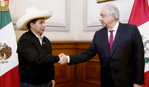   Position.  AMLO wanted to project his image in Castillo.  Photo: Andean   