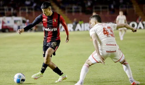 ¿Quién es Kenji Cabrera, el joven que jugó para la sub-15 de Alianza Lima y ahora triunfa en Melgar?