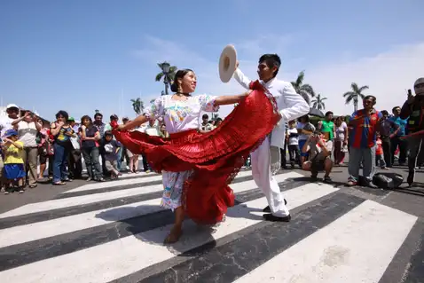 La marinera peruana: ¿cuál es el origen de este tradicional baile y por