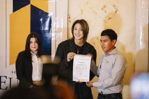 Kim Hyun Joong en Bolivia: el idol recibió un reconocimiento por 