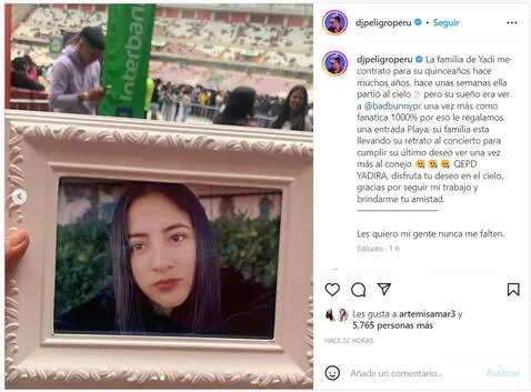 Madre asiste al concierto de Bad Bunny con el cuadro de su hija fallecida y conmueve las redes sociales