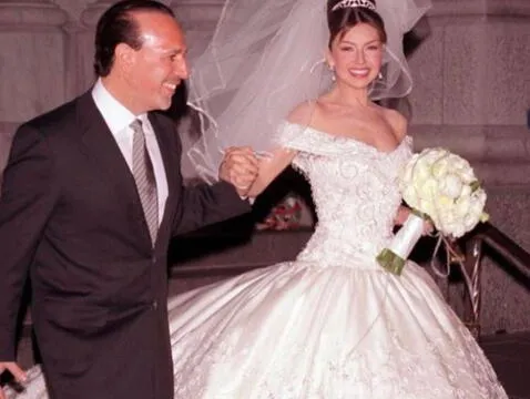   Thalia and Tommy Mottola at their wedding.  Photo: Instagram / Tommy Mottola   