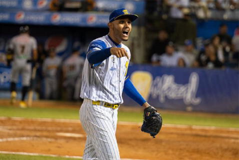 Erick Leal se convirtió en el nuevo refuerzo de los Tiburones de La Guaira. Foto: Navegantes del Magallanes Erick Leal se convirtió en el nuevo refuerzo de los Tiburones de La Guaira. Foto: Navegantes del Magallanes