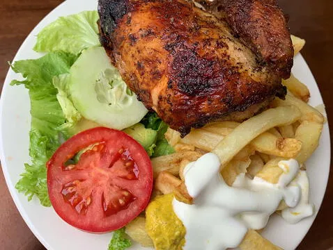Peruvians usually accompany grilled chicken with mayonnaise.  Photo: Pinterest   