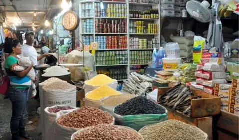 La canasta básica dominicana no es cubierta por el sueldo mínimo en la actualidad. Foto: El Día   