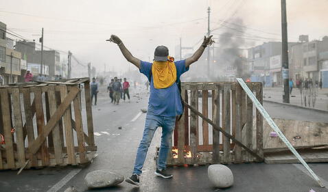  Cerrado. Carretera Central fue el centro de la protesta. Duró poco tiempo, pero fue en horas de mayor tránsito vehicular. Foto: difusión   