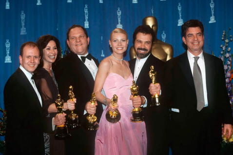   cast of "Shakespeare in love" at the Oscars.  Photo: Vanity Fair   