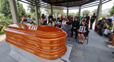   They bury Tongo's remains in Campo Fe. Photo: Rosario Rojas / URPI-LR    