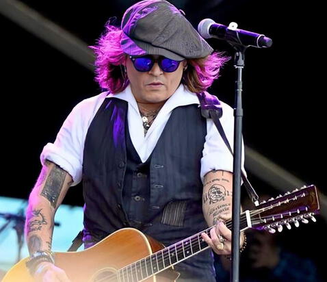 Johnny Depp sorprende a sus fans con nuevo look tras ganar juicio contra Amber Heard